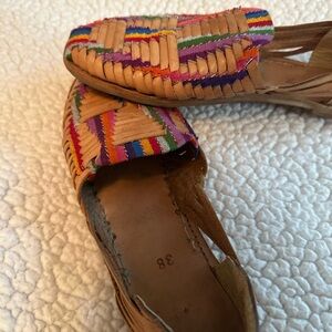 Guatemalan women’s leather aspargatas